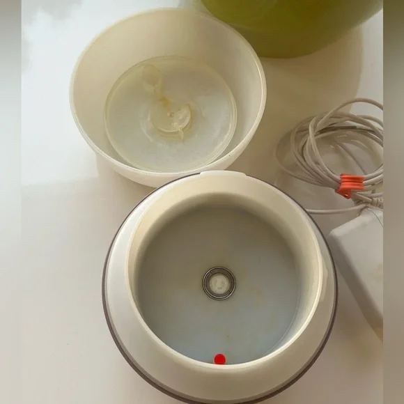 doTERRA White and Purple Aroma Diffuser - Picture 6 of 8